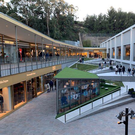 sanremo shopping center.